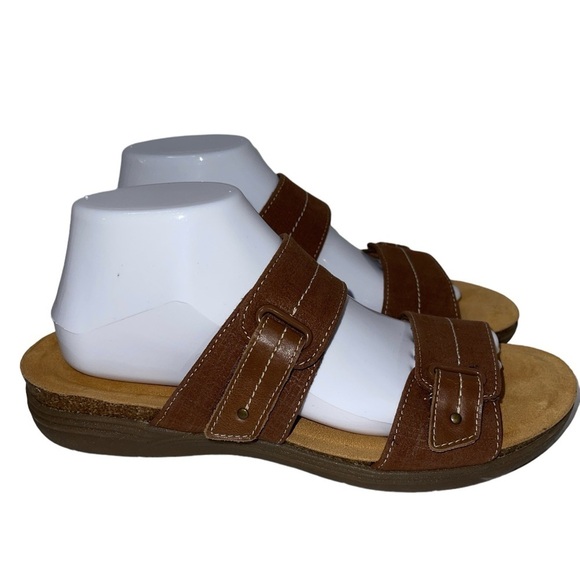 Clarks Collection Women's Sandals Size 11M Brown Fabric Upper Slip On Cushioned - Picture 1 of 12